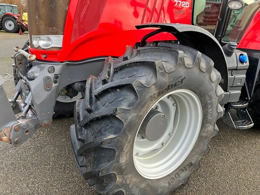 Tracteur agricole Massey Ferguson MF 7720