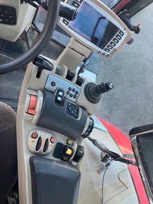 Tracteur agricole Massey Ferguson MF8690