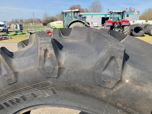 Pneu agricole Pirelli 480/70R38