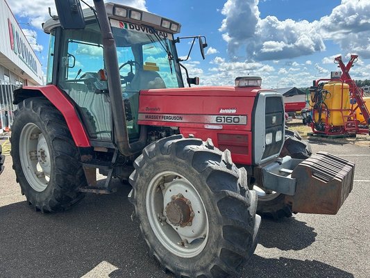 Tracteur agricole Massey Ferguson MF 6160