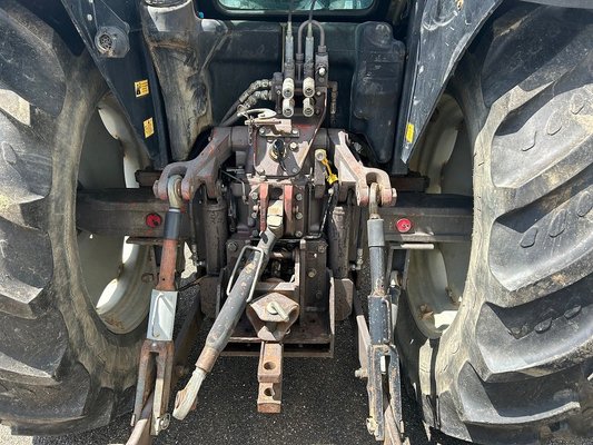 Tracteur agricole Massey Ferguson MF 6160